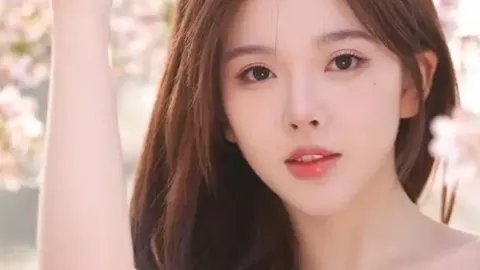 翁青雅采访朱珠